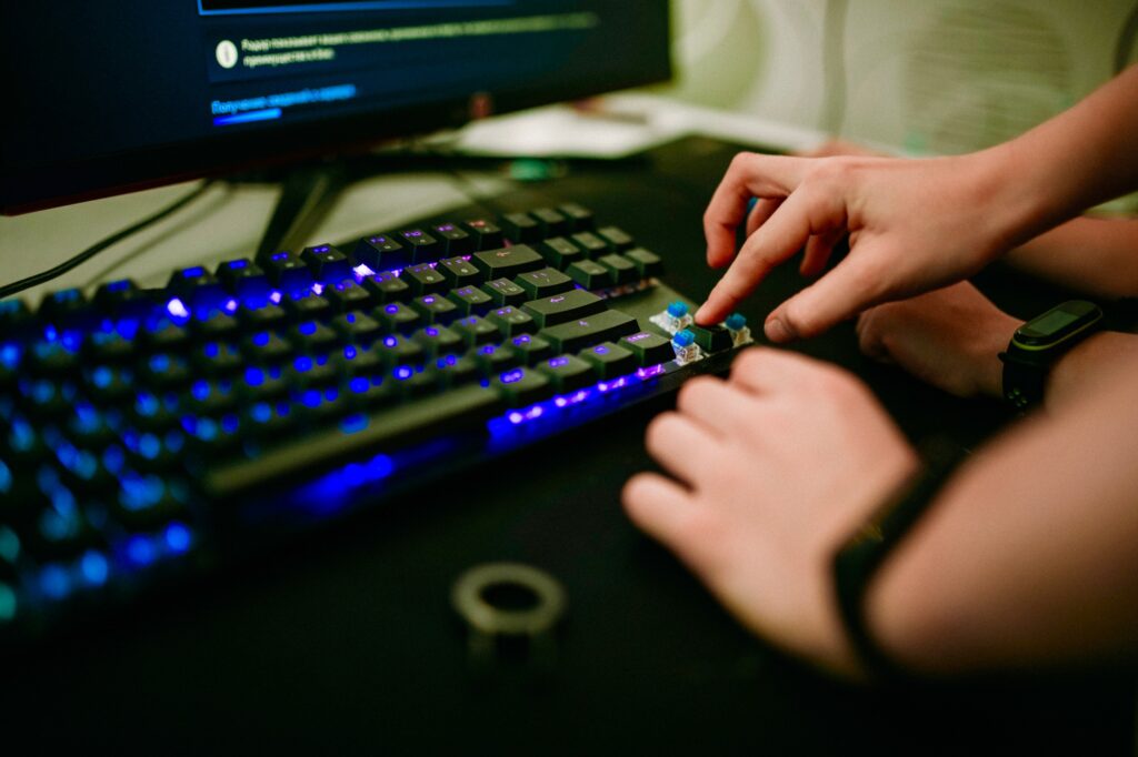 How Mobile Play Became the New Frontier of Online Games